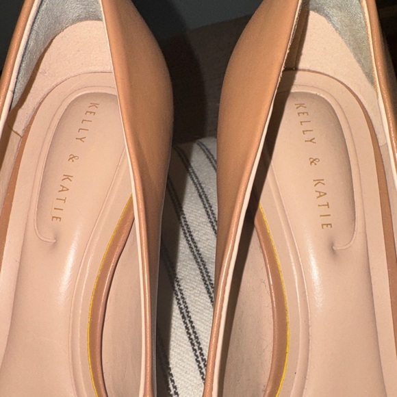 Kelly & Katie Tan Pumps - Picture 3 of 10